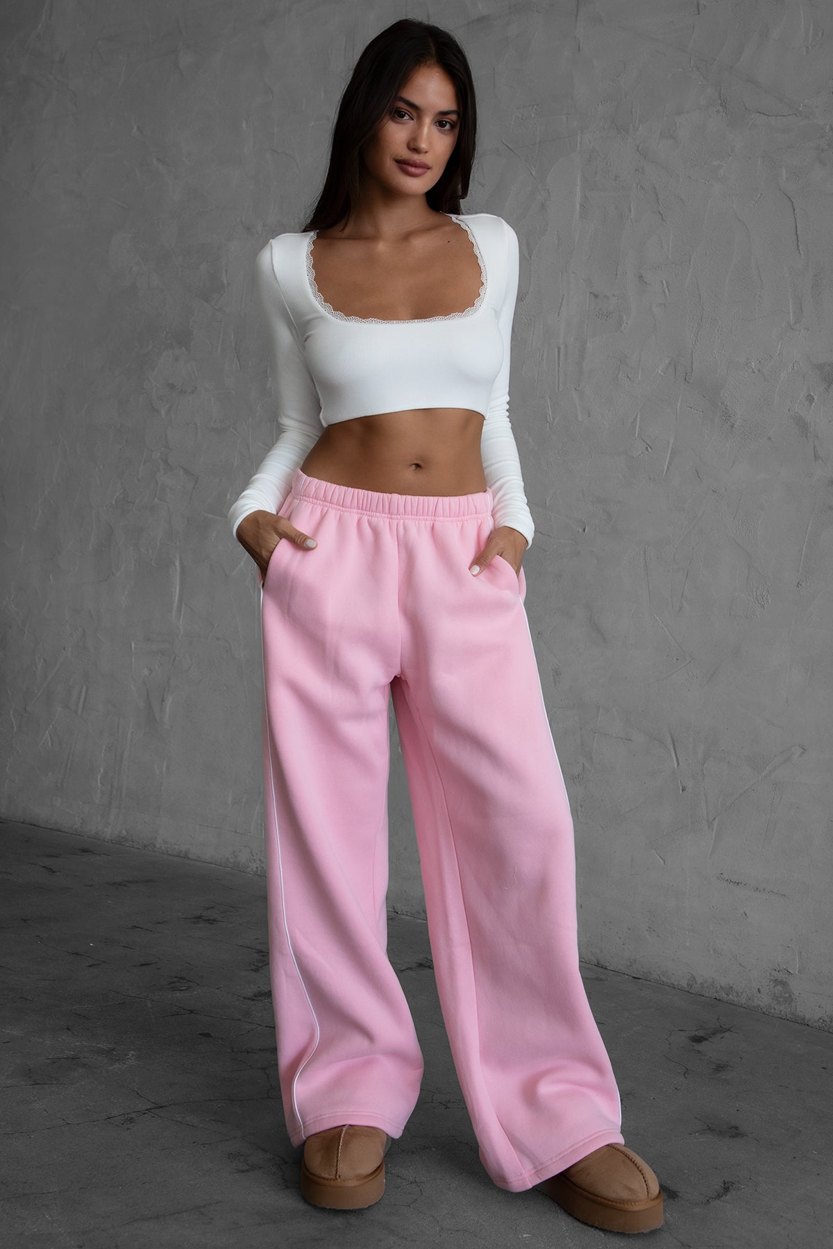 KELSIE Essential fleece straight-leg sweatpants in blush, perfect for lounging